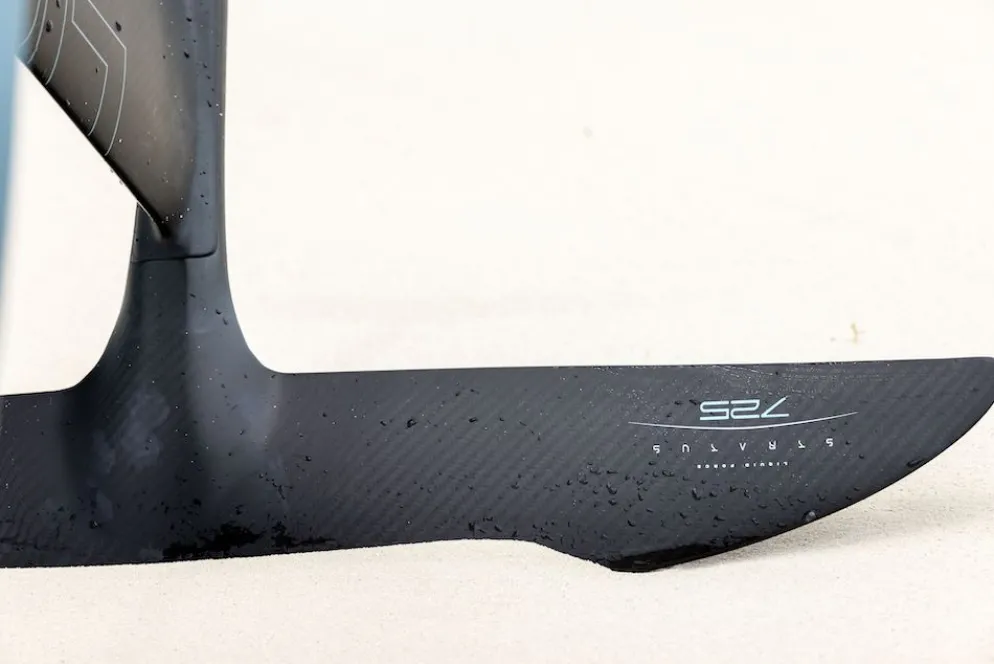 Liquid Force 2025 Stratus Carbon 725 Fuselock Foil Set