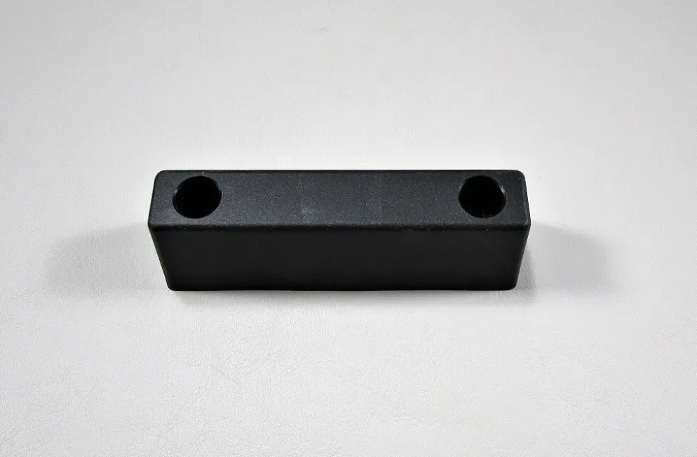 Malibu Seat Cleat, 4", Plastic, Black