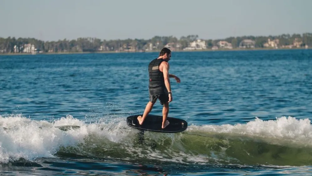 Ronix Blackbird Foil Board